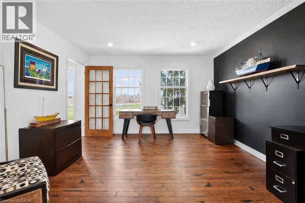 2330 CENTRE Street - 15