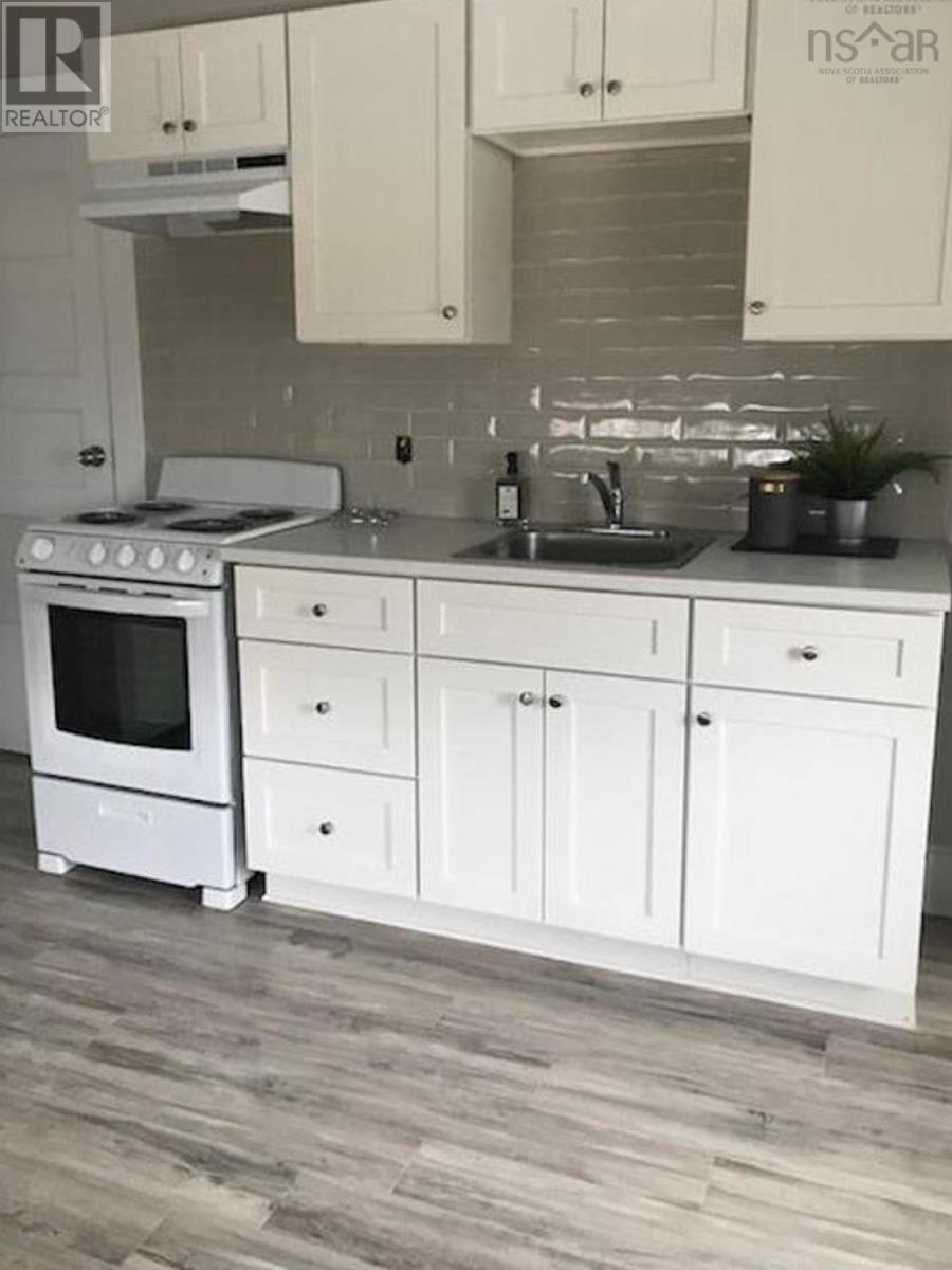 Property 45 of 48 of 104 LORNE Street