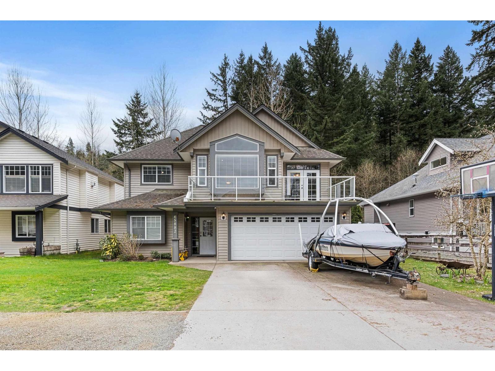 65882 PARK AVENUE, Kawkawa Lake