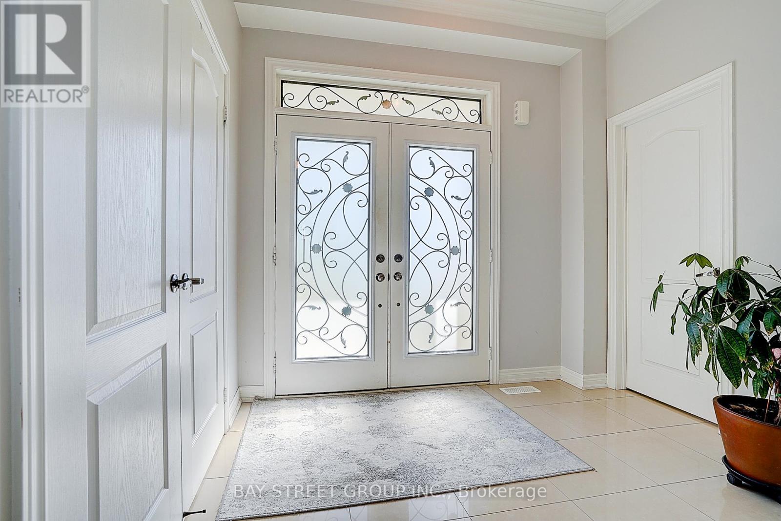 90 GABLE AVENUE N - 5