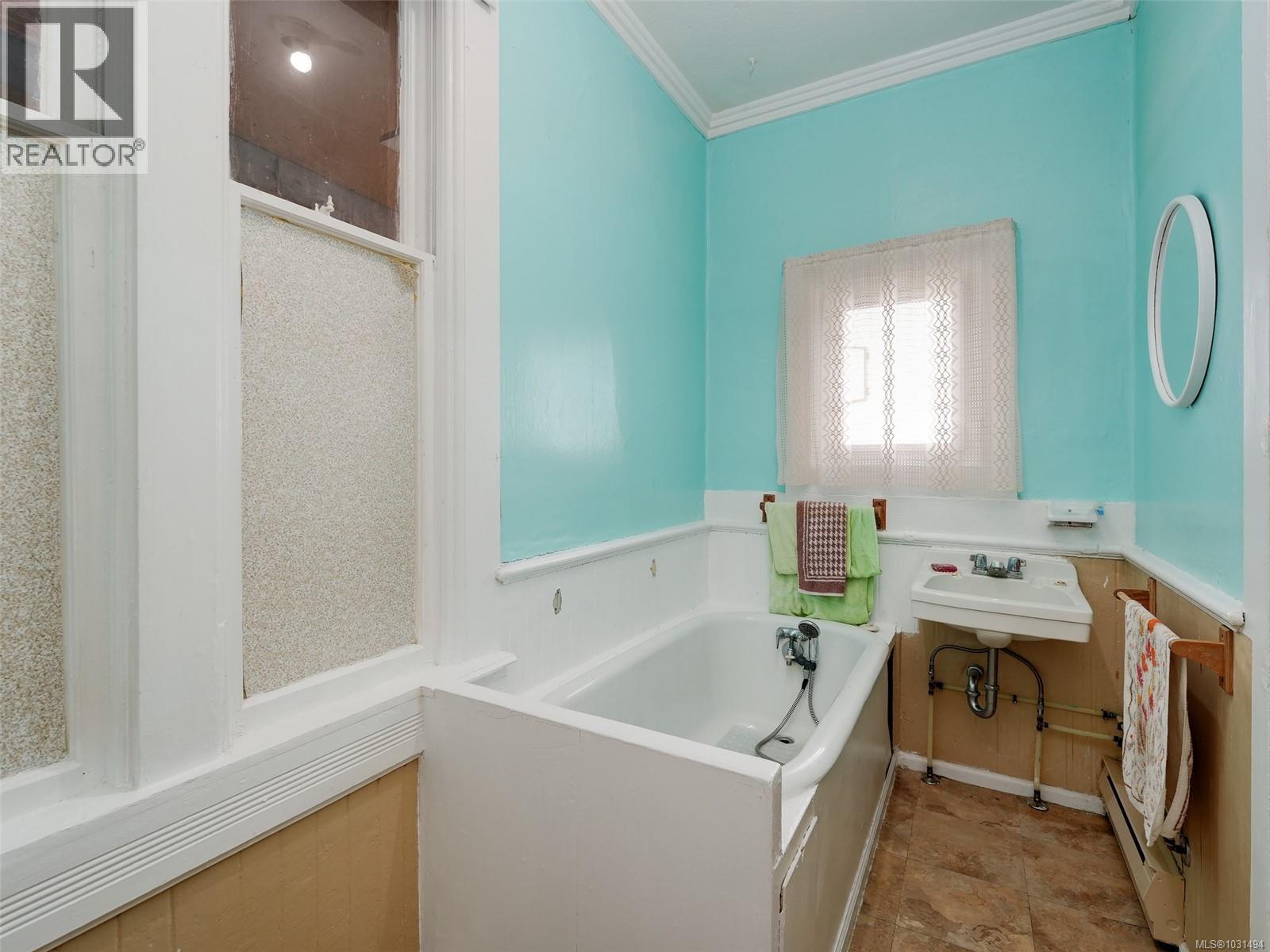 602 Craigflower Rd, Victoria