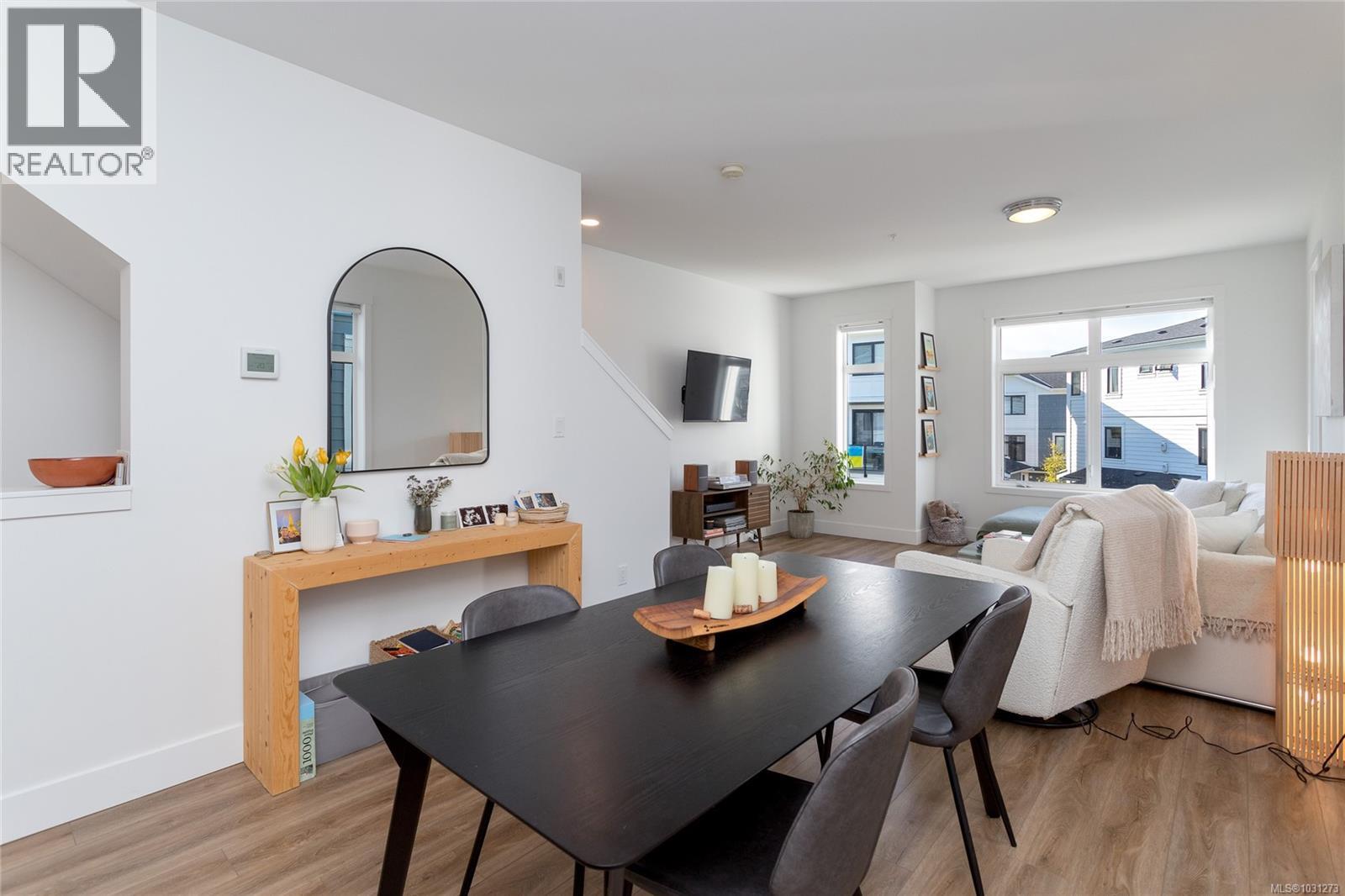 #20 255 CASPIAN DR - 12