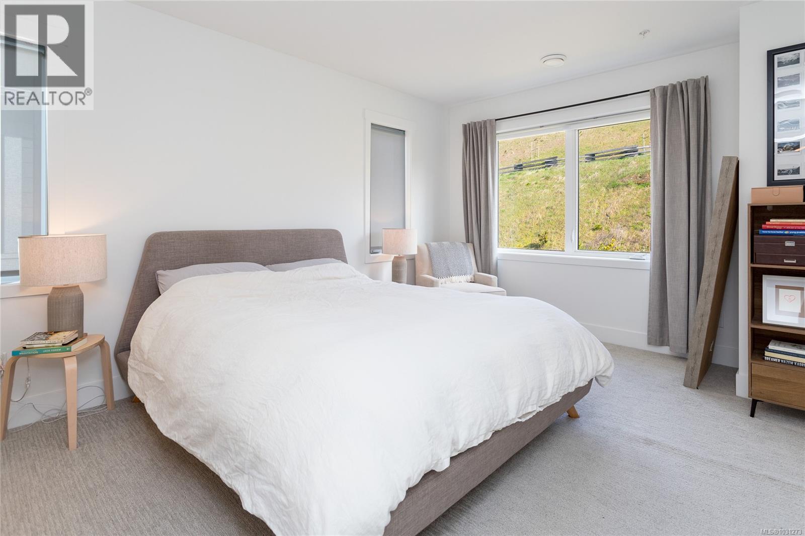 #20 255 CASPIAN DR - 19