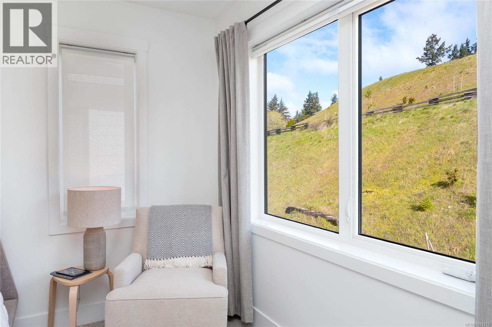 #20 255 CASPIAN DR - 21