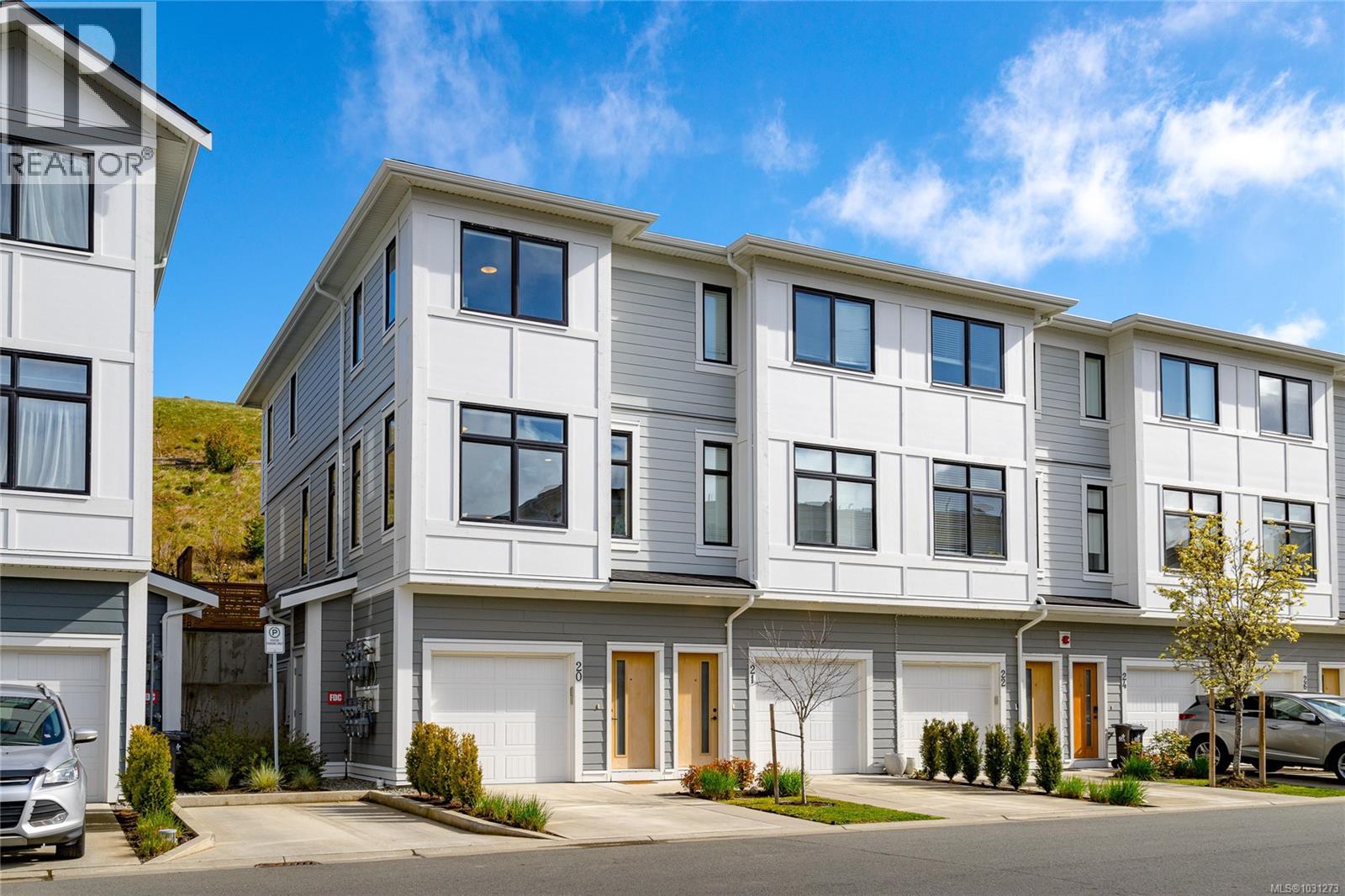 #20 255 CASPIAN DR - 34