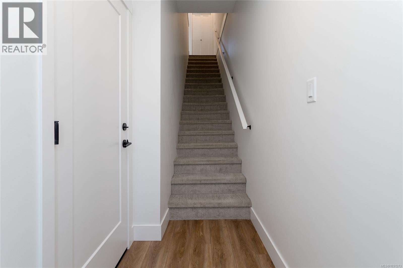 #20 255 CASPIAN DR - 6