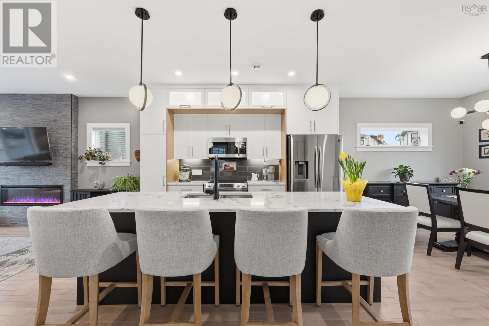 Property 17 of 51 of 24 Chardonnay Court