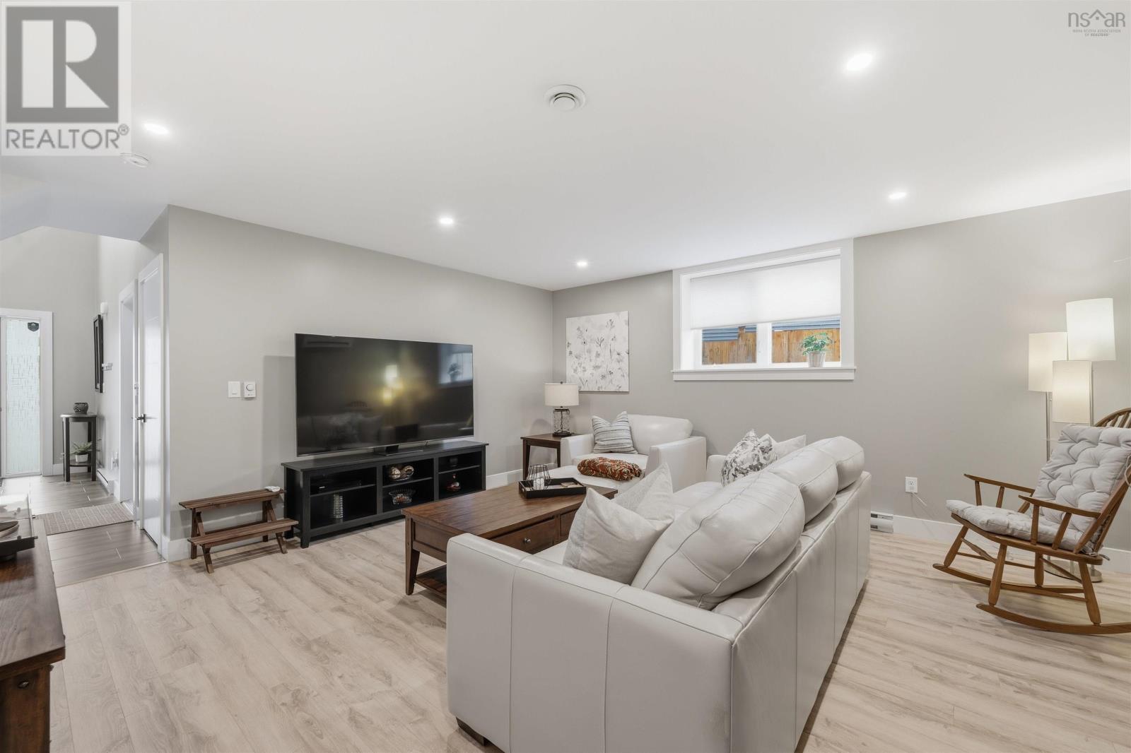 Property 38 of 51 of 24 Chardonnay Court