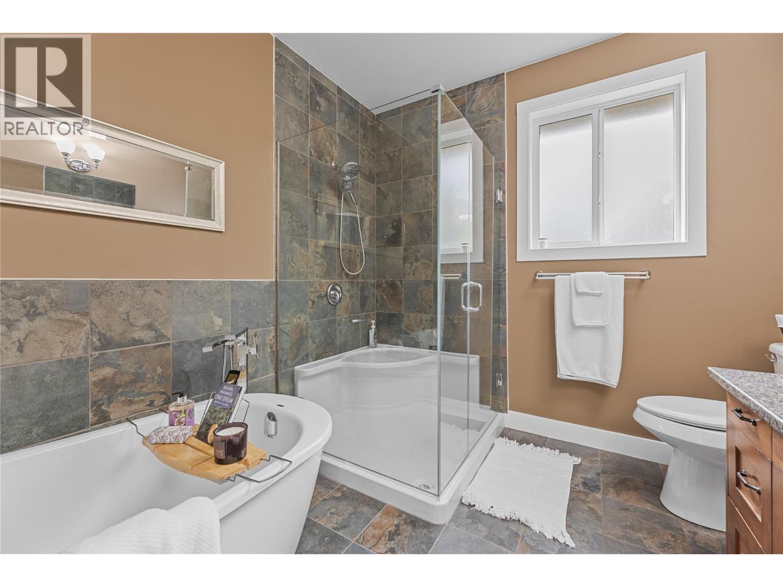 14 1581 20 Street Northeast, Salmon Arm