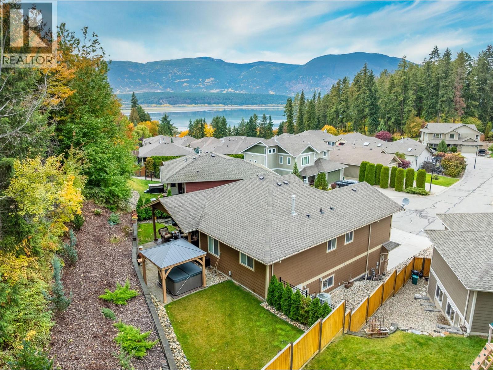 14 1581 20 Street Northeast, Salmon Arm