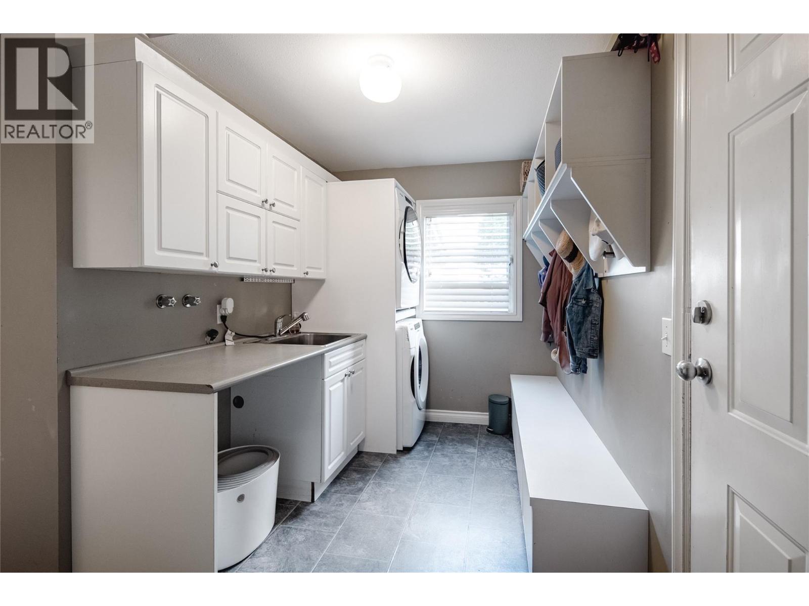  463 Cascia Drive, Kelowna