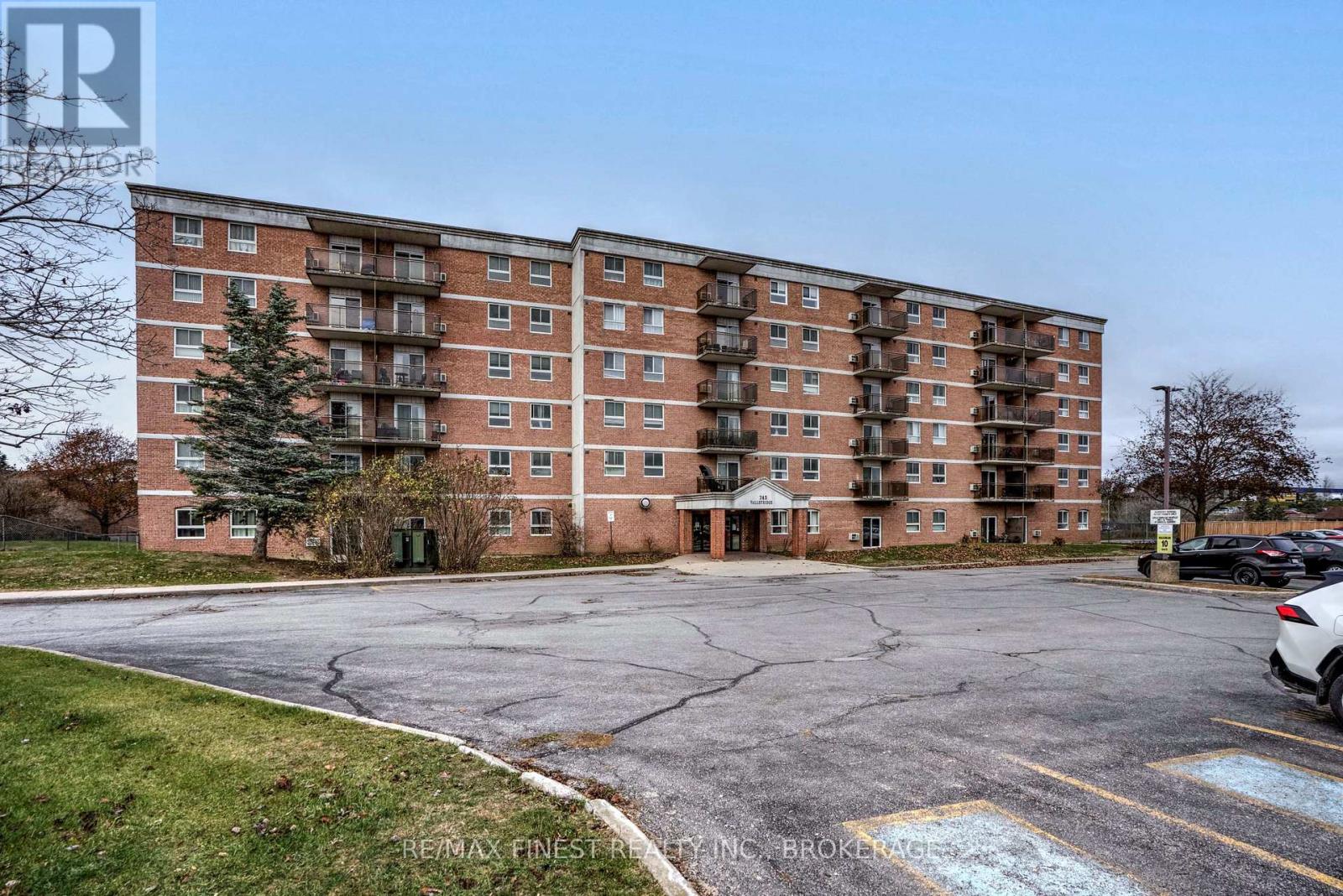 608 - 745 DAVIS DRIVE - photo 2