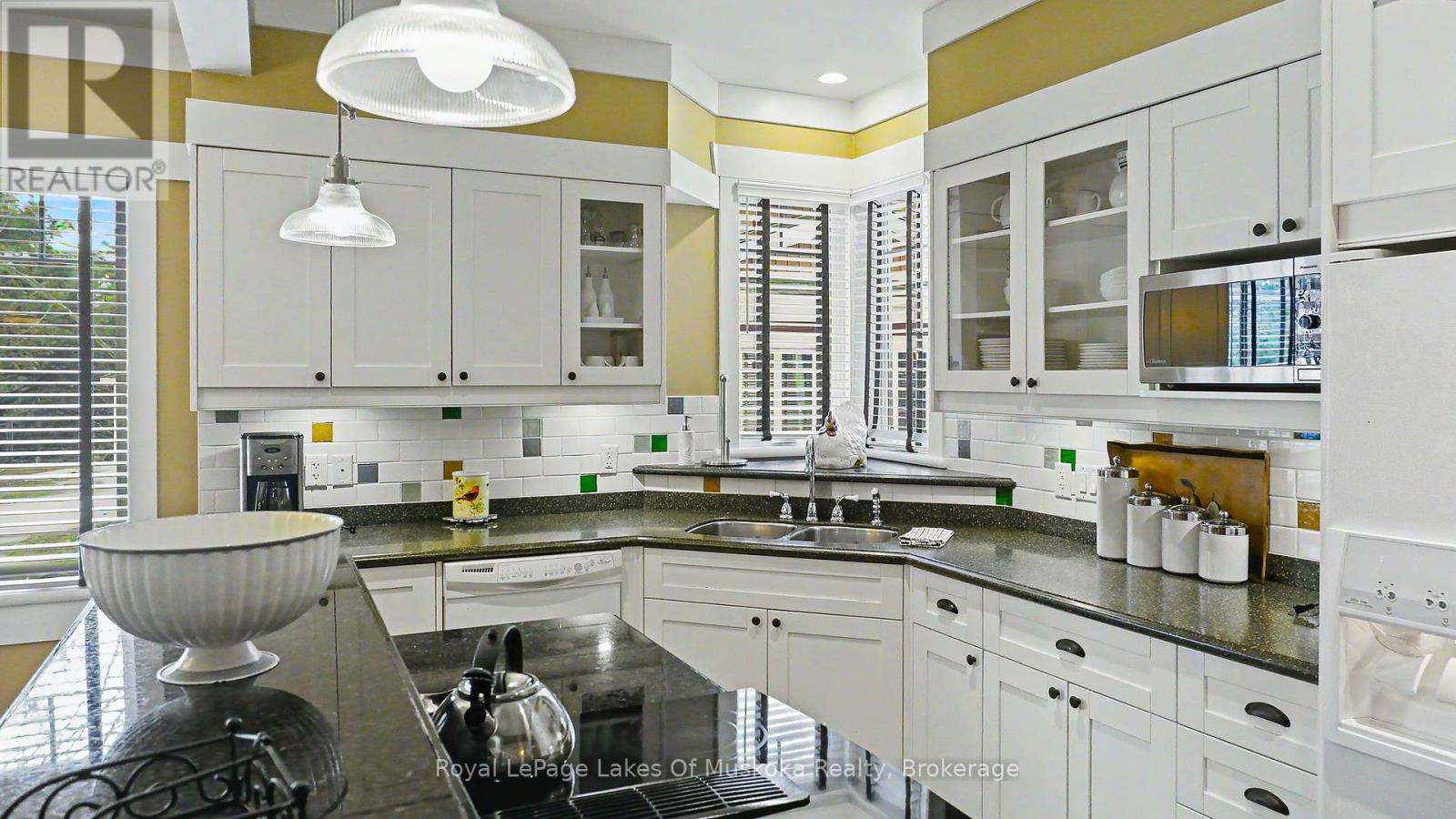 VILLA 1 WEEK 9 - 1020 BIRCH GLEN ROAD - 9