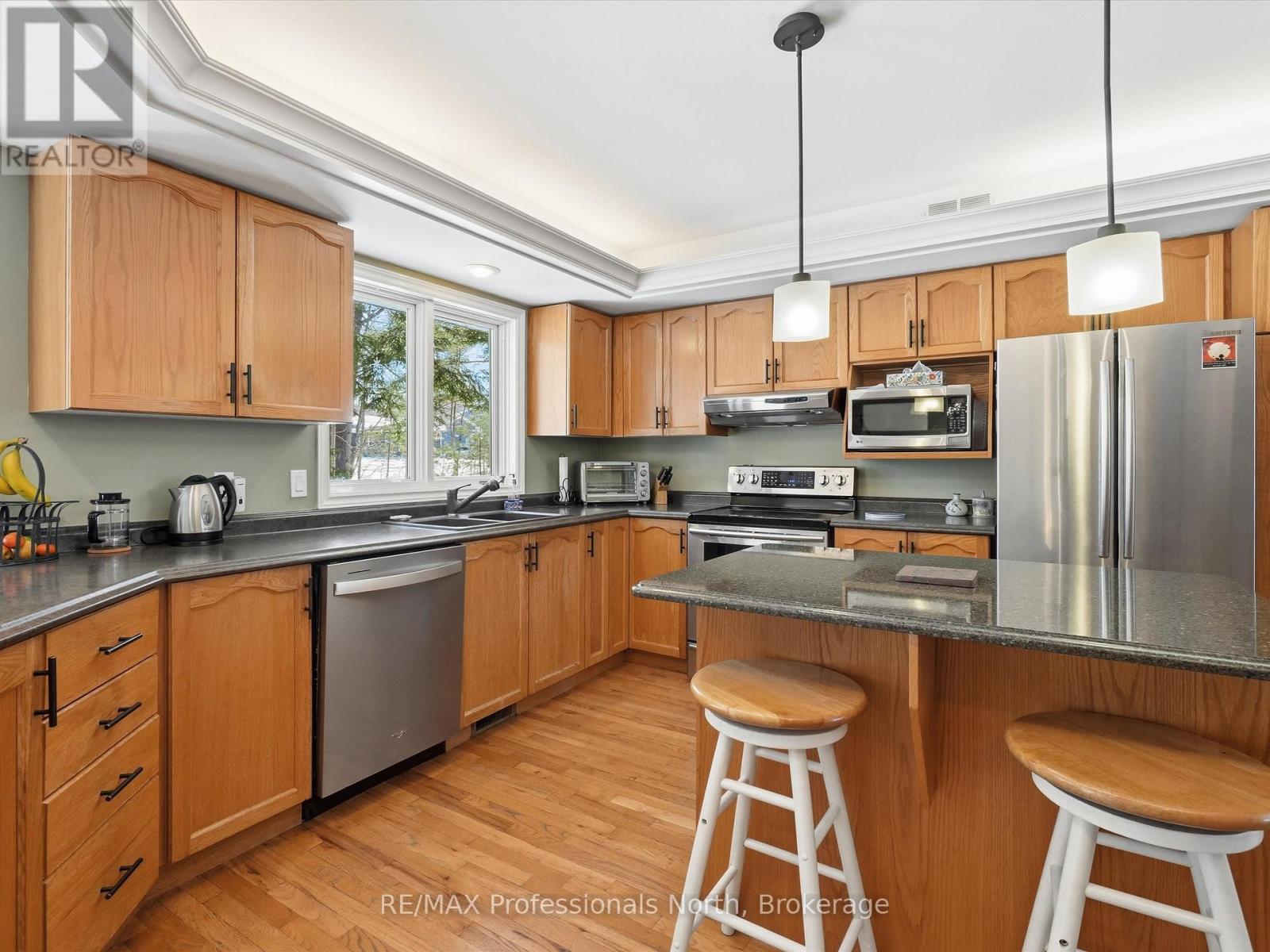 31 THE GRANITE BLUFF - 16