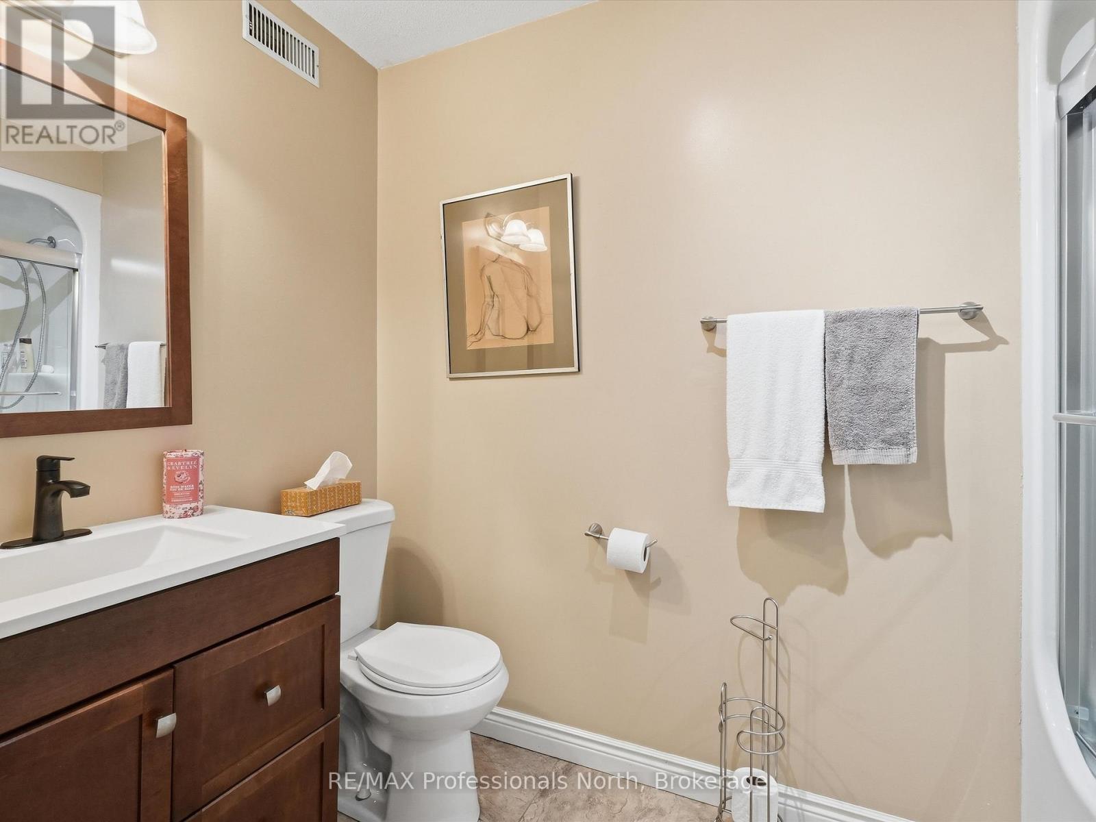 31 THE GRANITE BLUFF — photo 44