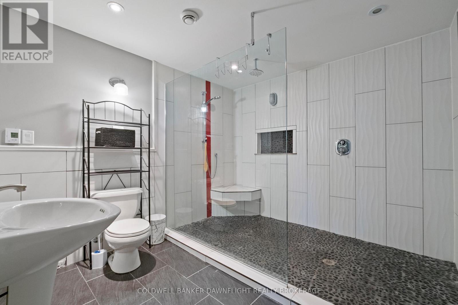 148 BROADWAY STREET Property Photo