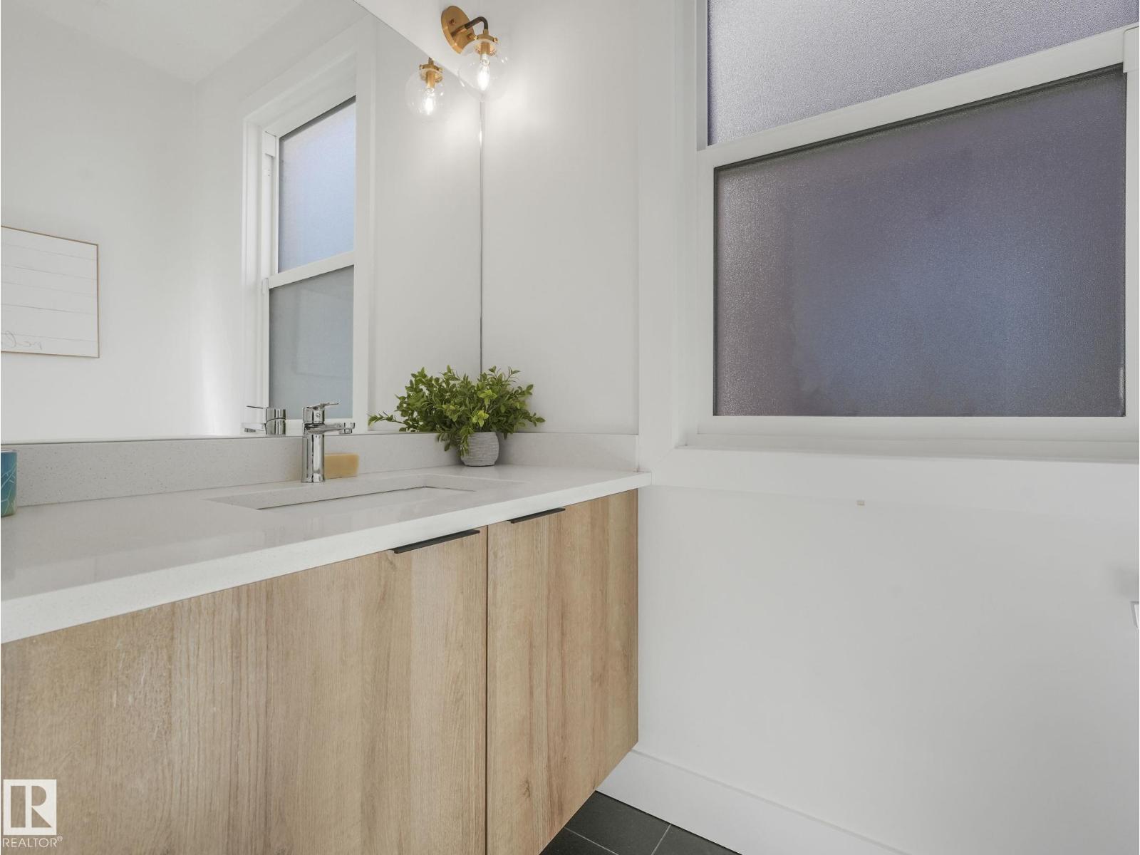 7741 81 AV NW, Edmonton