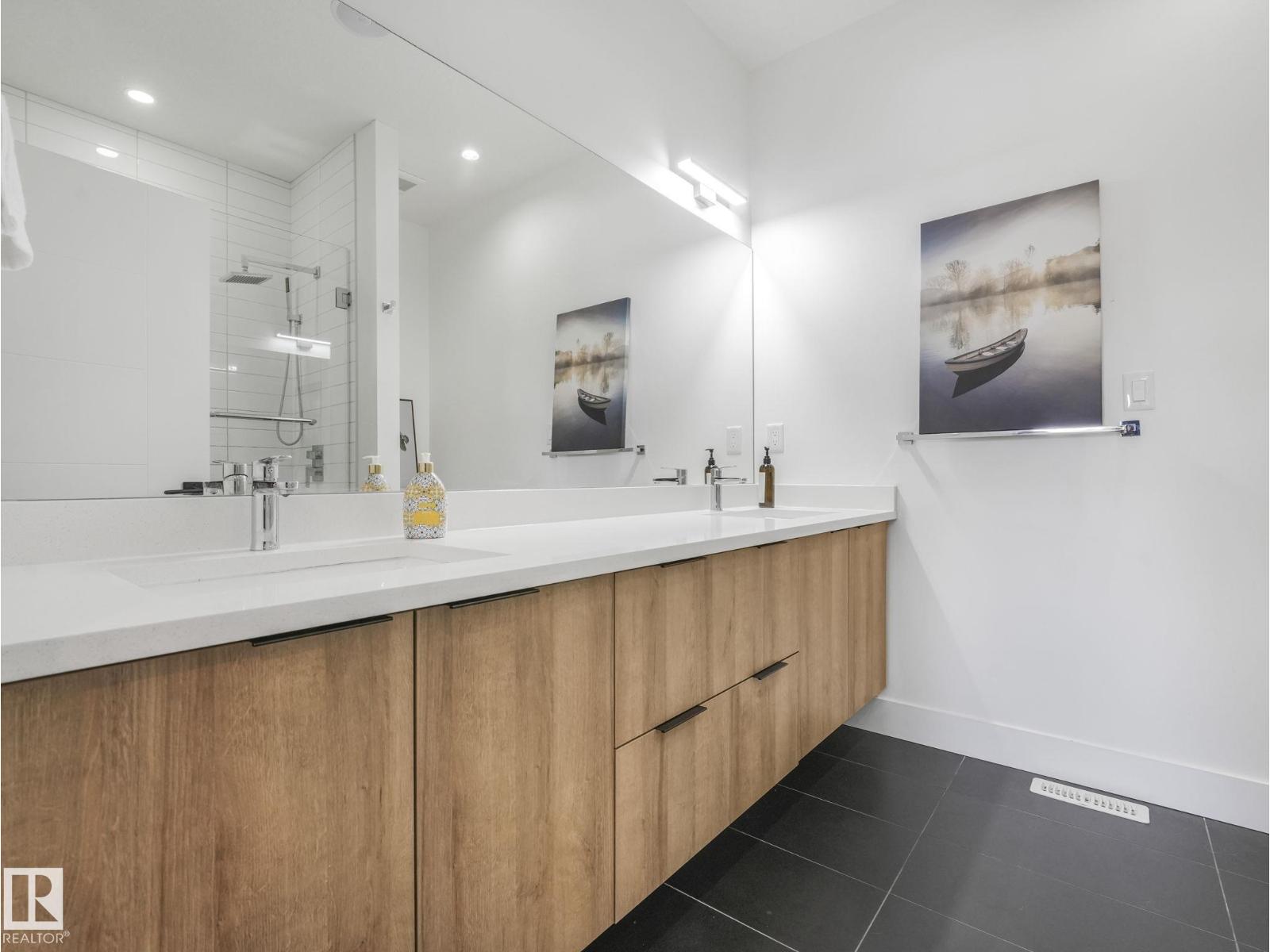 7741 81 AV NW, Edmonton