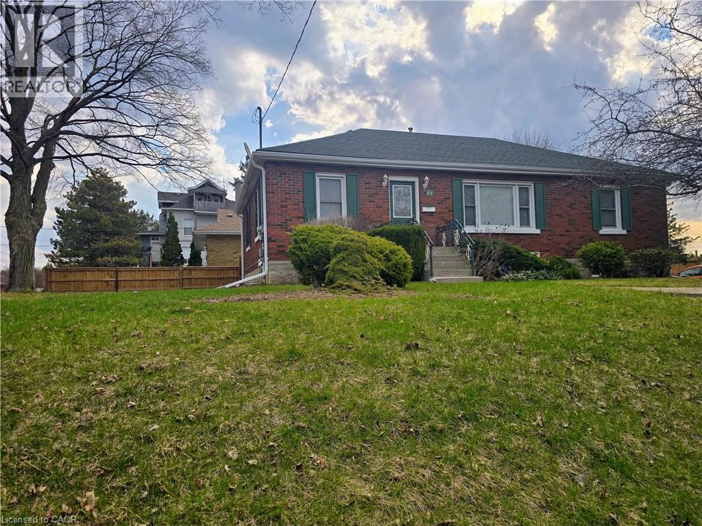 89 ELGIN Street N, Cambridge, Ontario, N1R5H5 — Photo 2