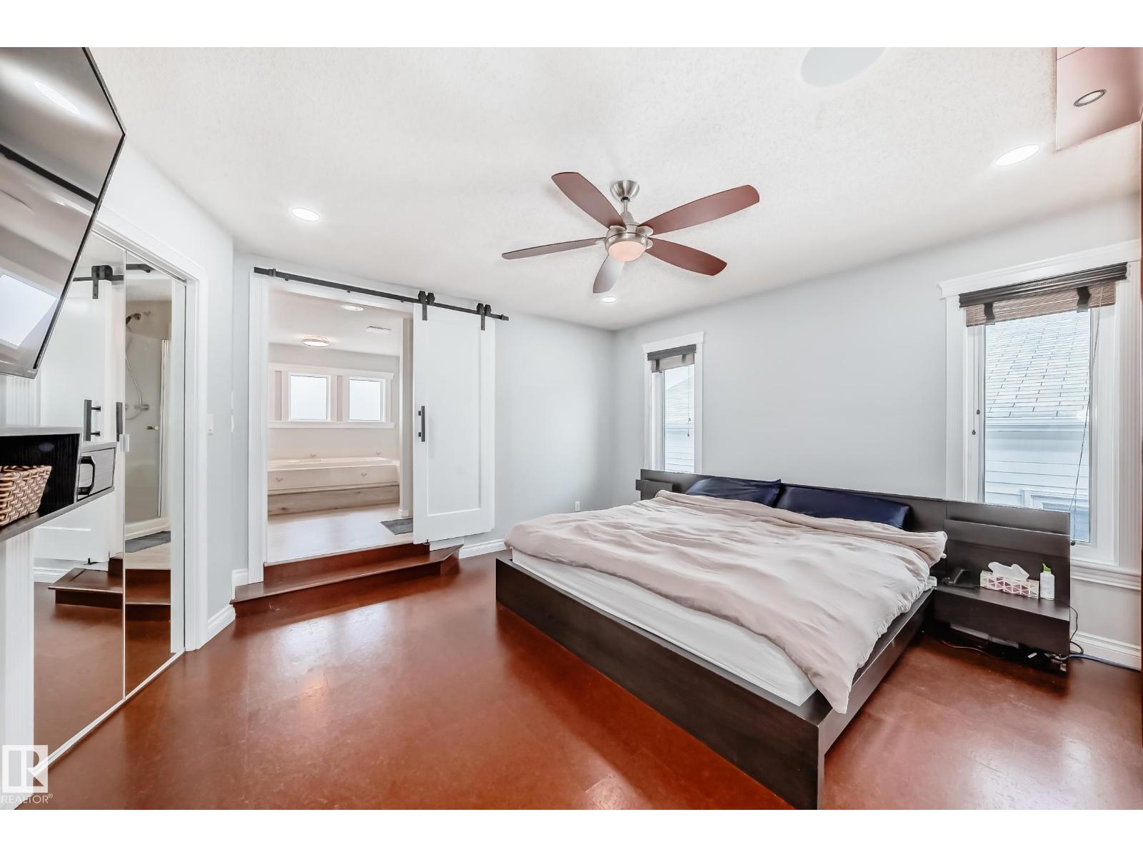 3107 43 AV NW, Edmonton