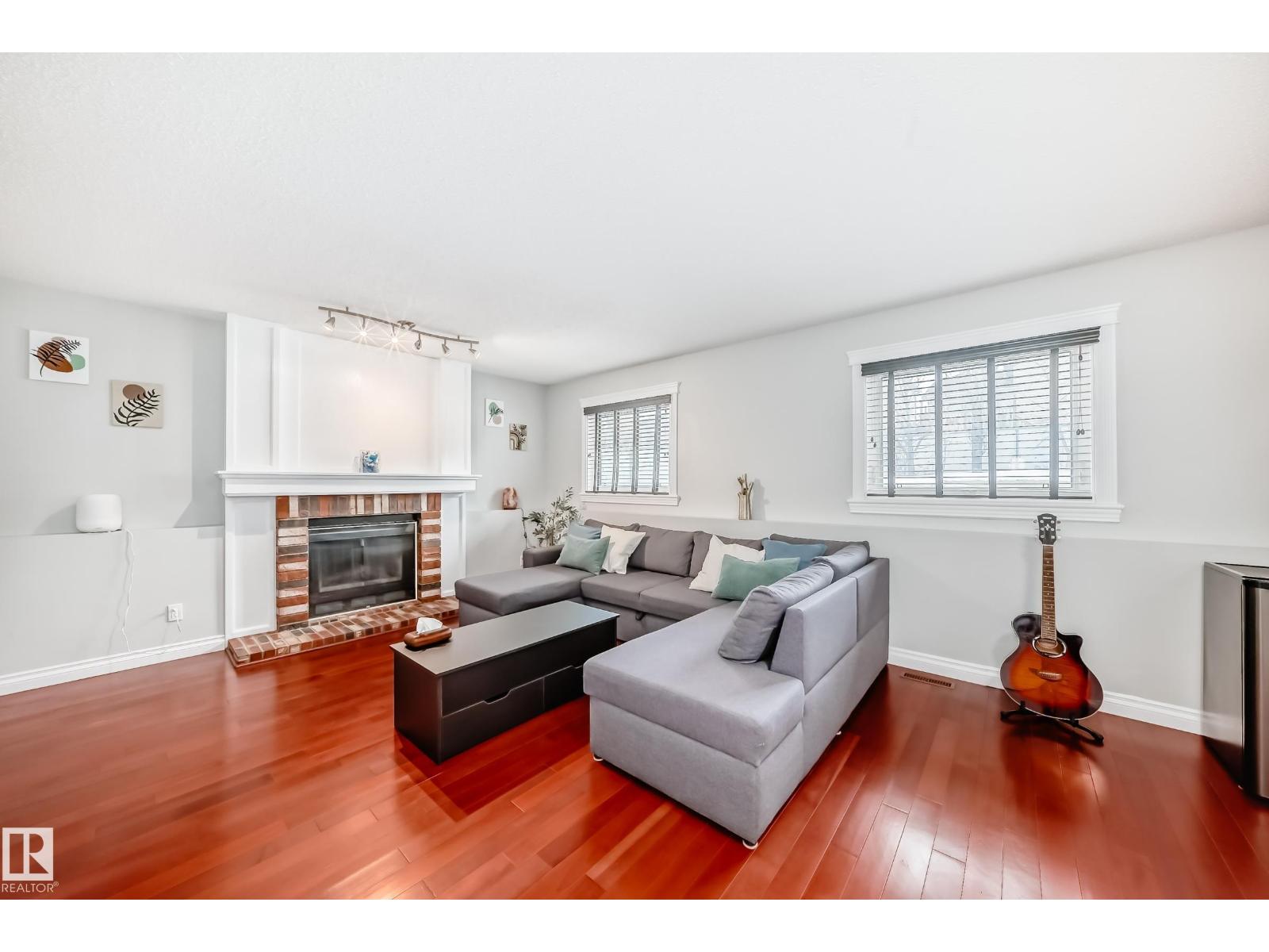 3107 43 AV NW, Edmonton