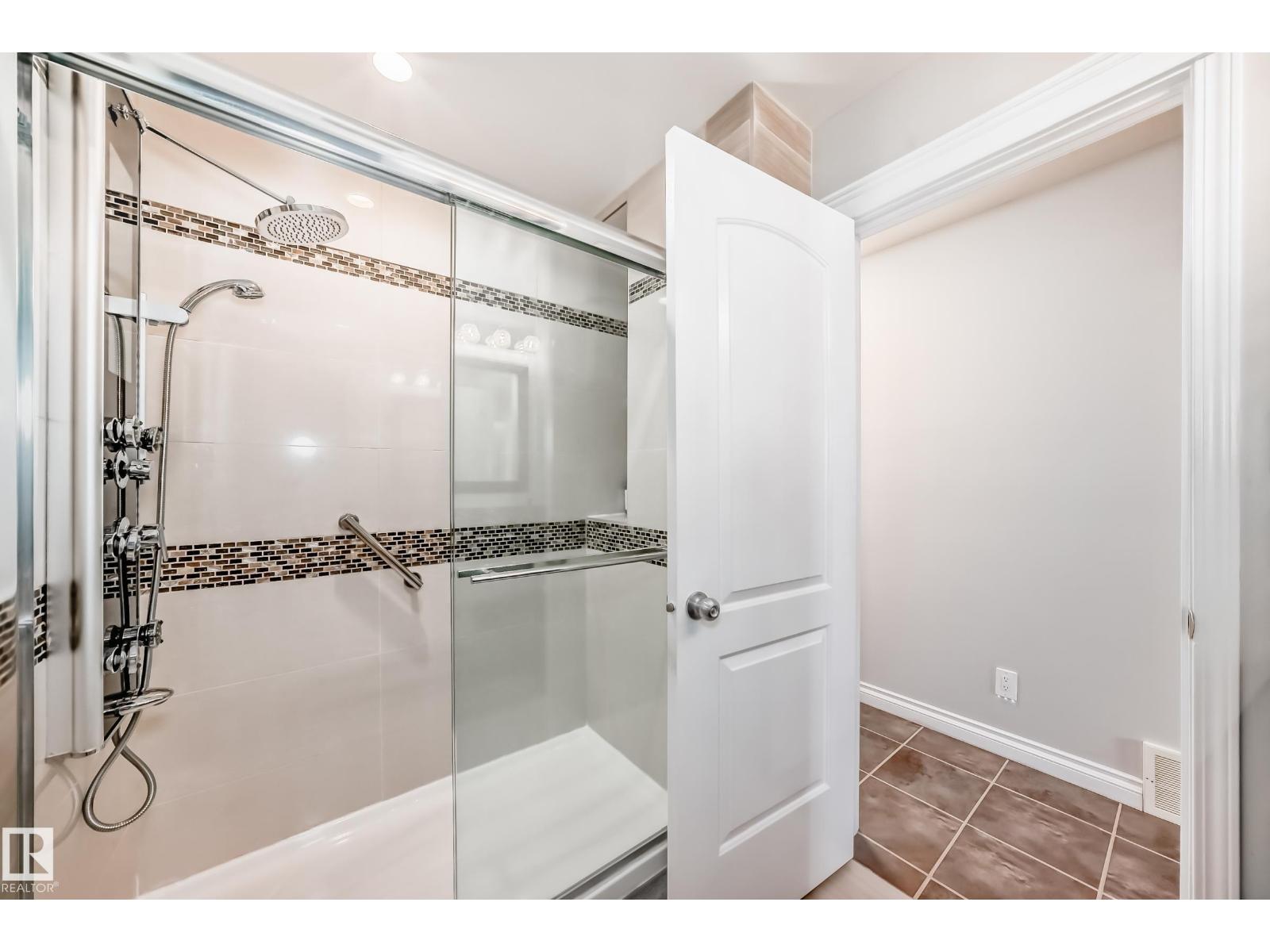 3107 43 AV NW, Edmonton