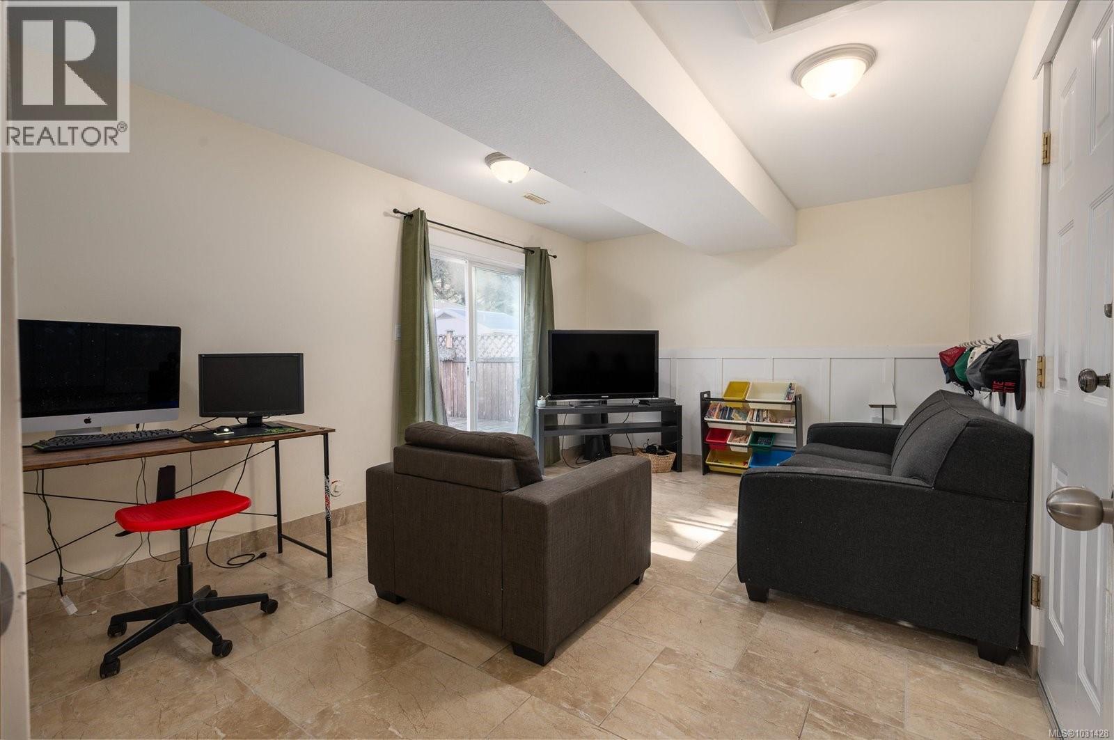 6427 Nidri Pl, Nanaimo