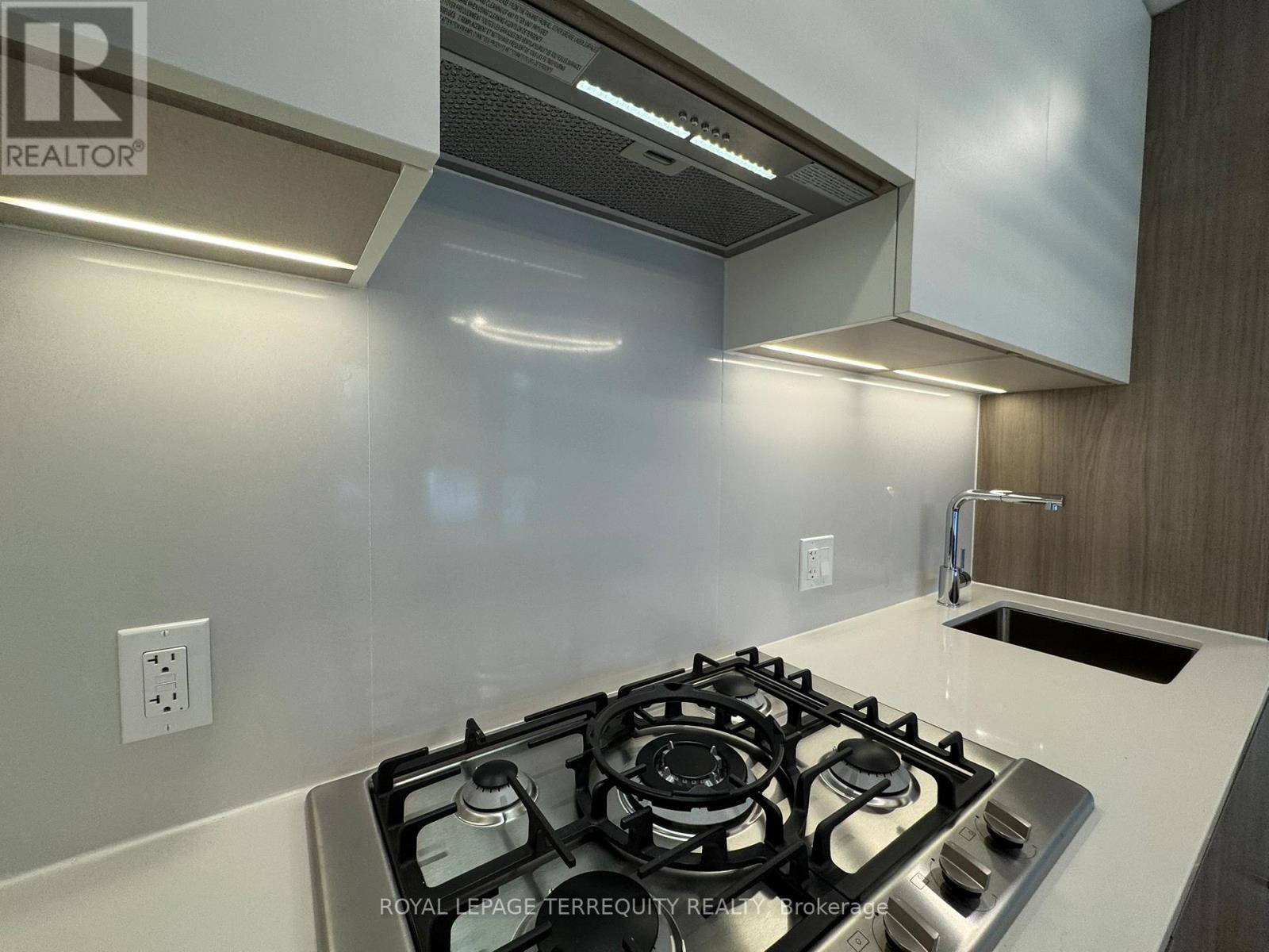 #103 200 KEEWATIN AVENUE - 6