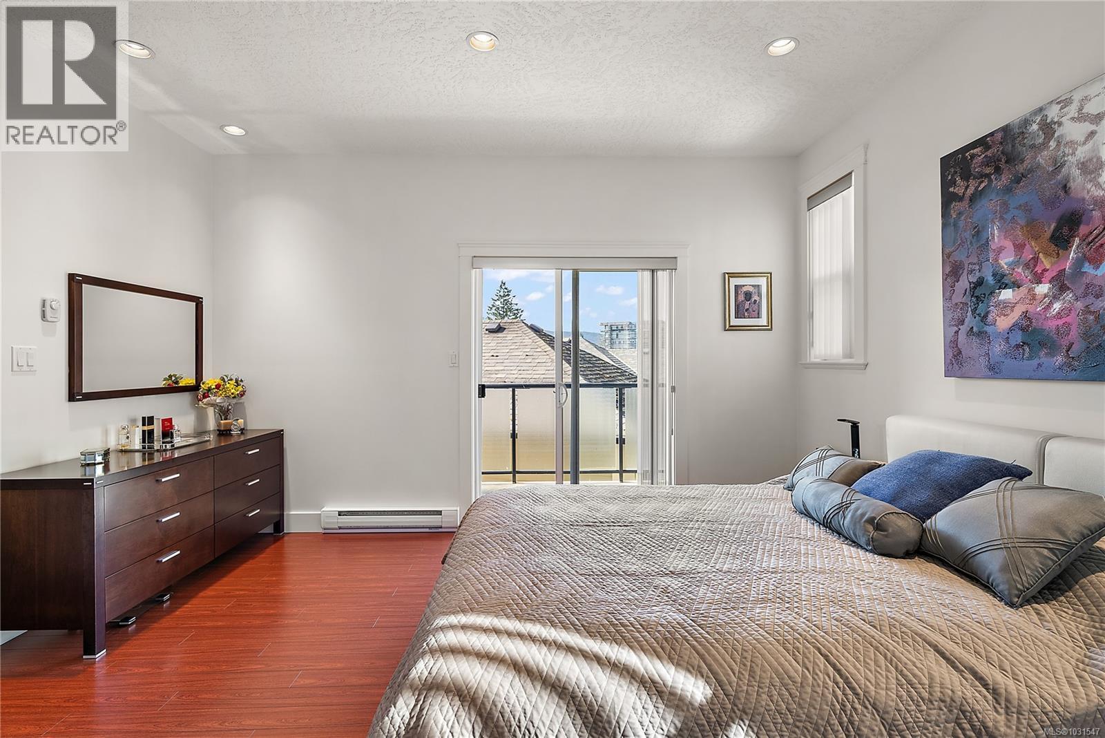 928 CAVALCADE Terr, Langford