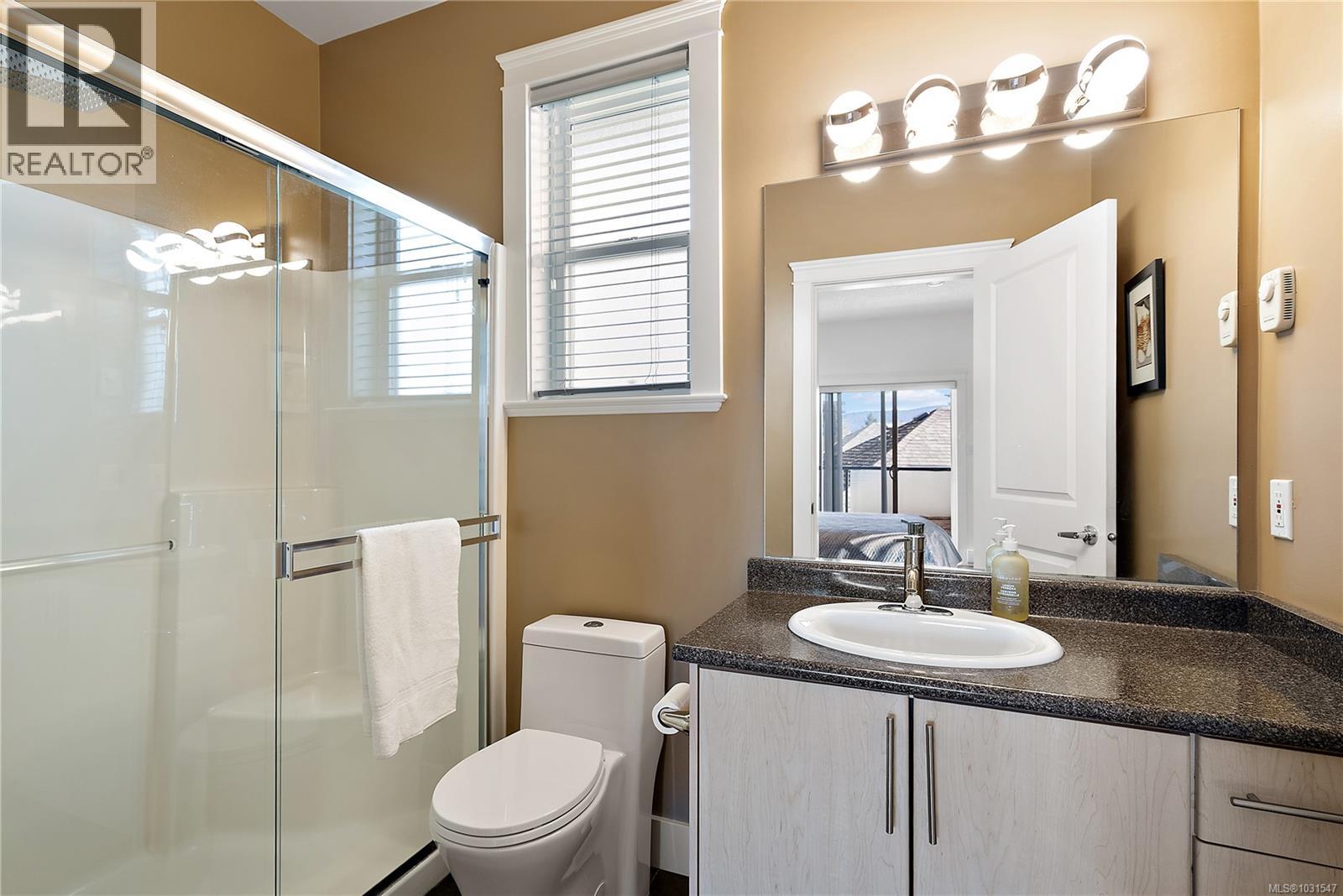 928 CAVALCADE Terr, Langford