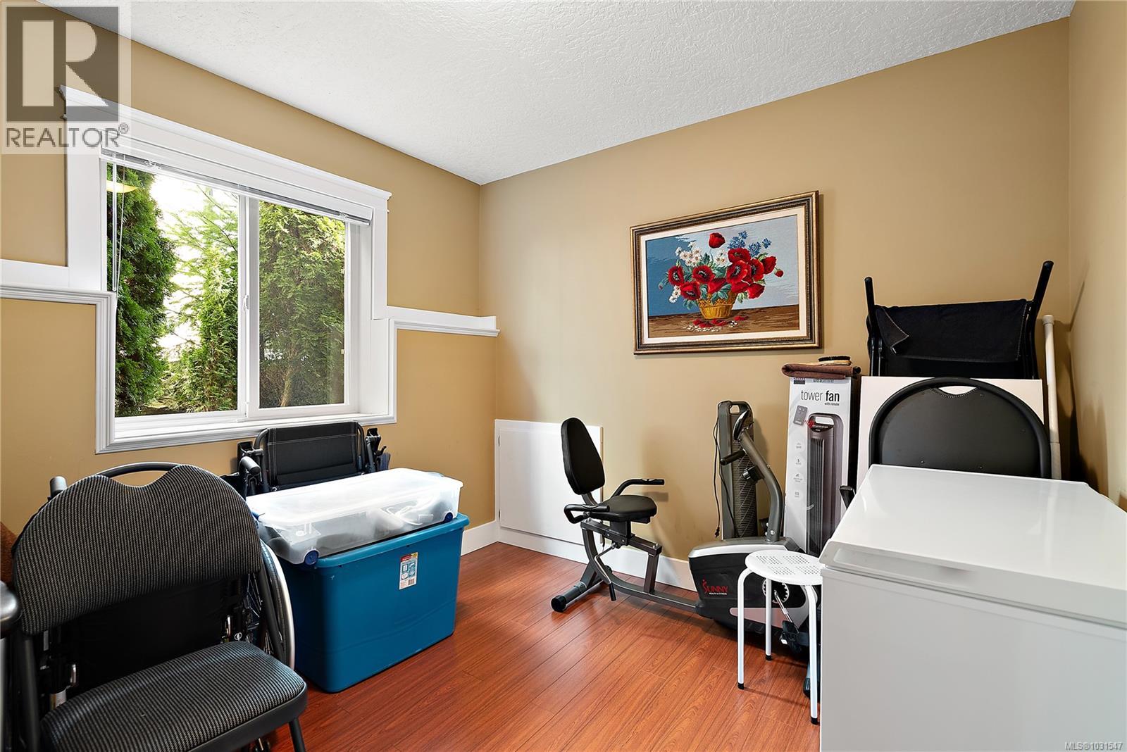 928 CAVALCADE Terr, Langford