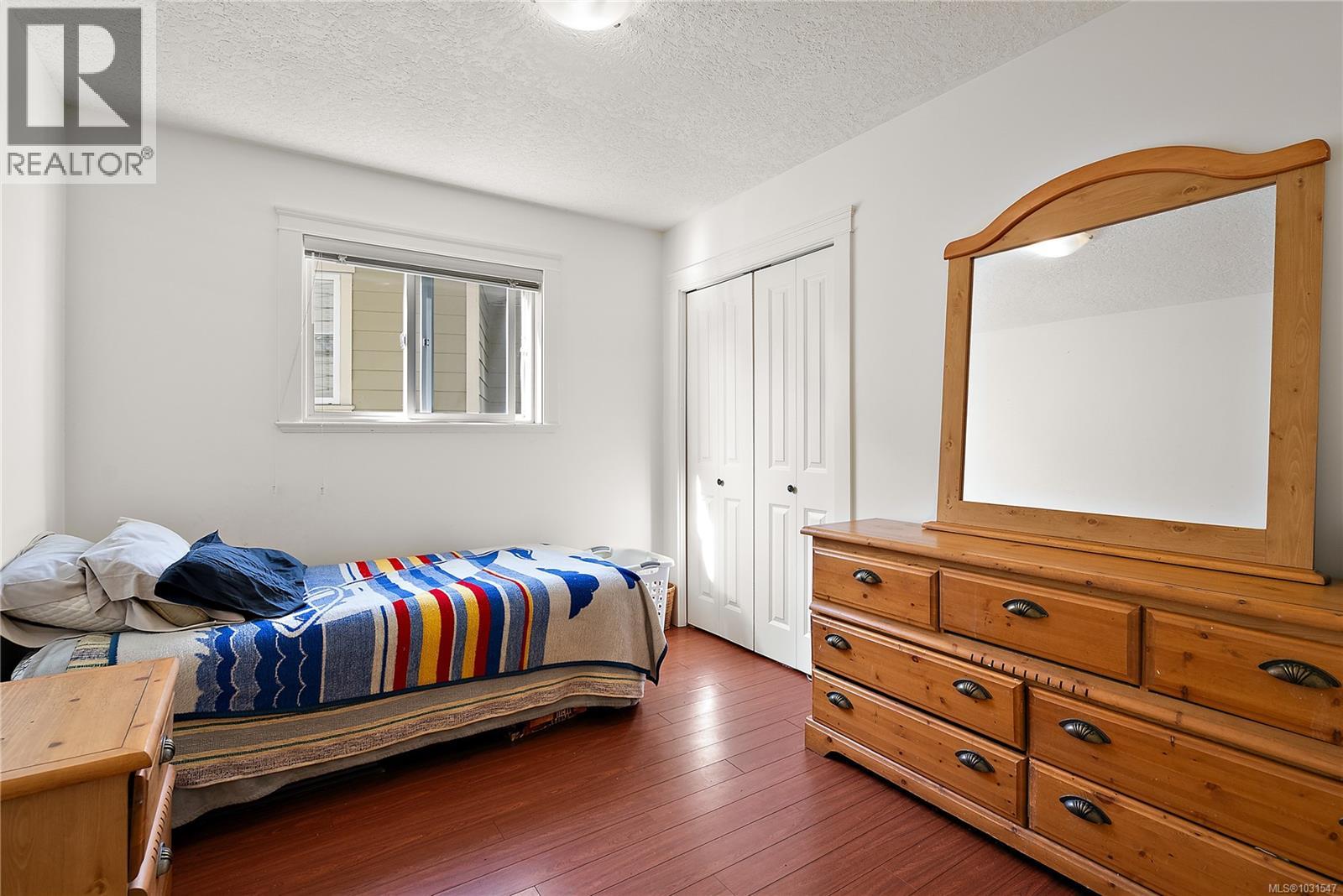 928 CAVALCADE Terr, Langford