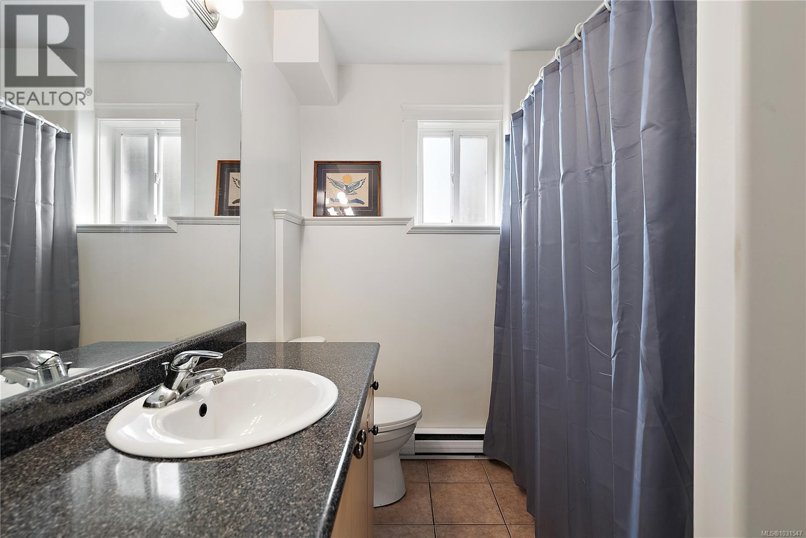 928 CAVALCADE Terr, Langford