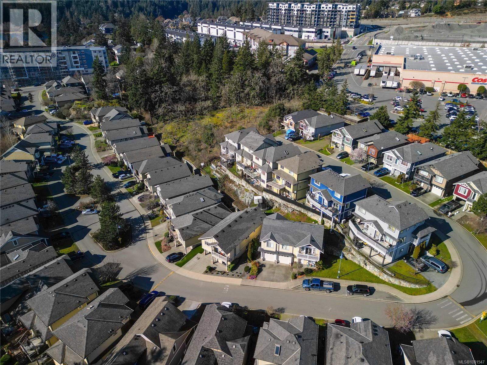 928 CAVALCADE Terr, Langford