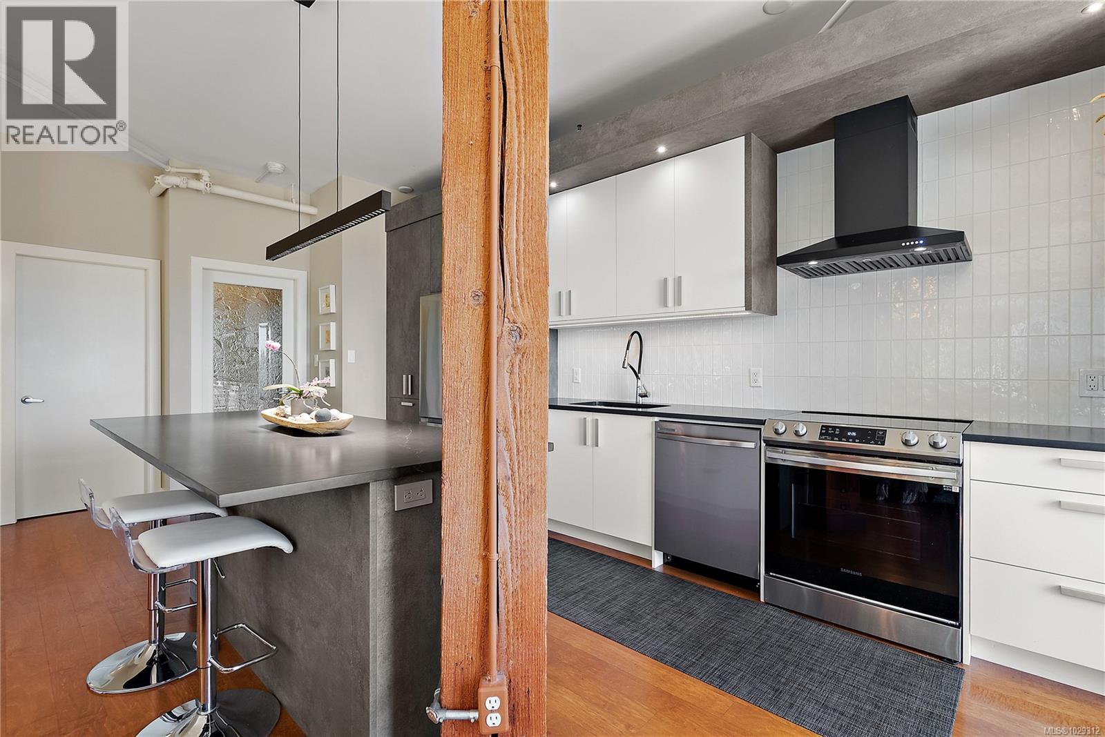 108 455 Sitkum Rd, Victoria