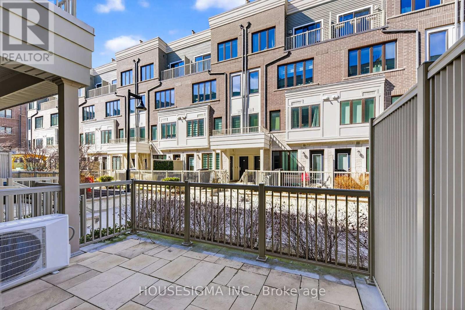 #5 85 EASTWOOD PARK GARDENS - 21