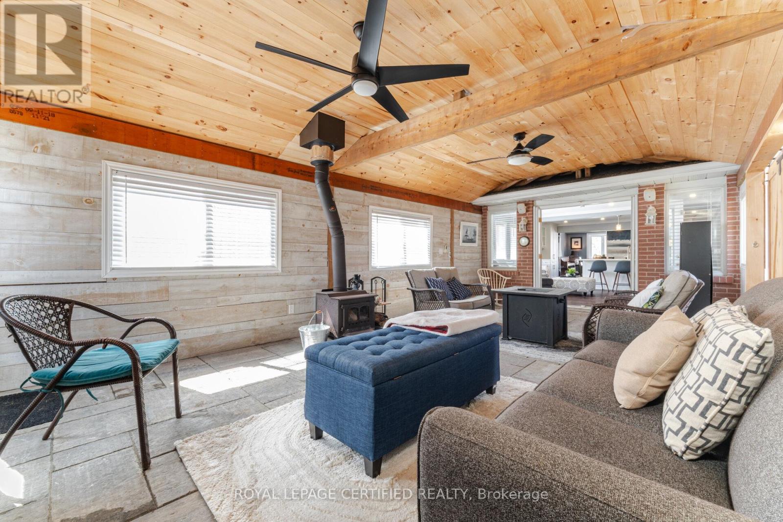 5 STOCKMAN CRESCENT - 19