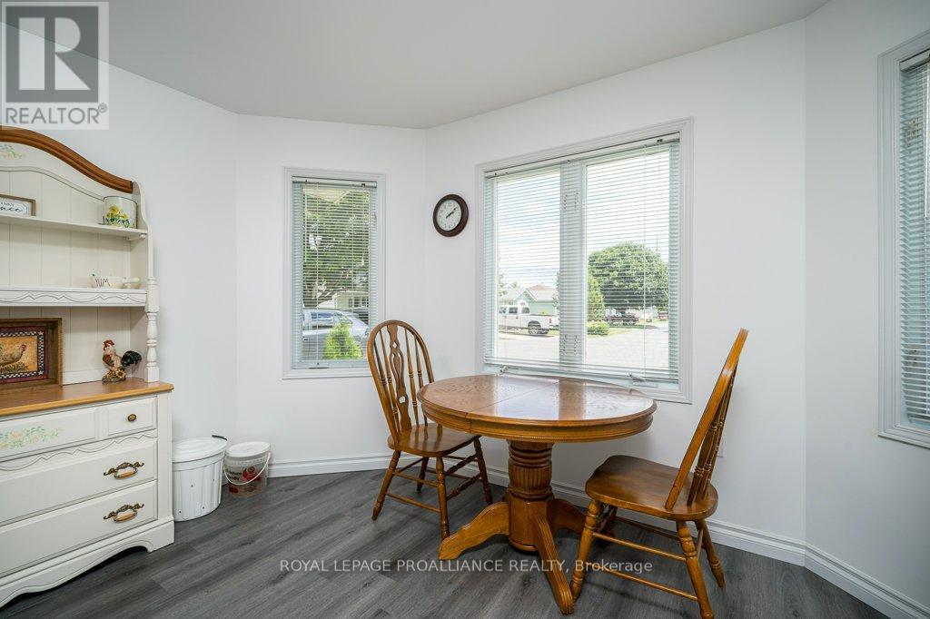 9 QUAKER COURT - 11