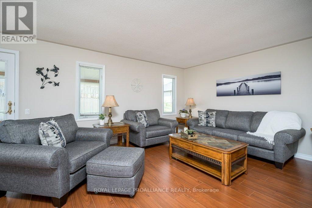 9 QUAKER COURT - 17