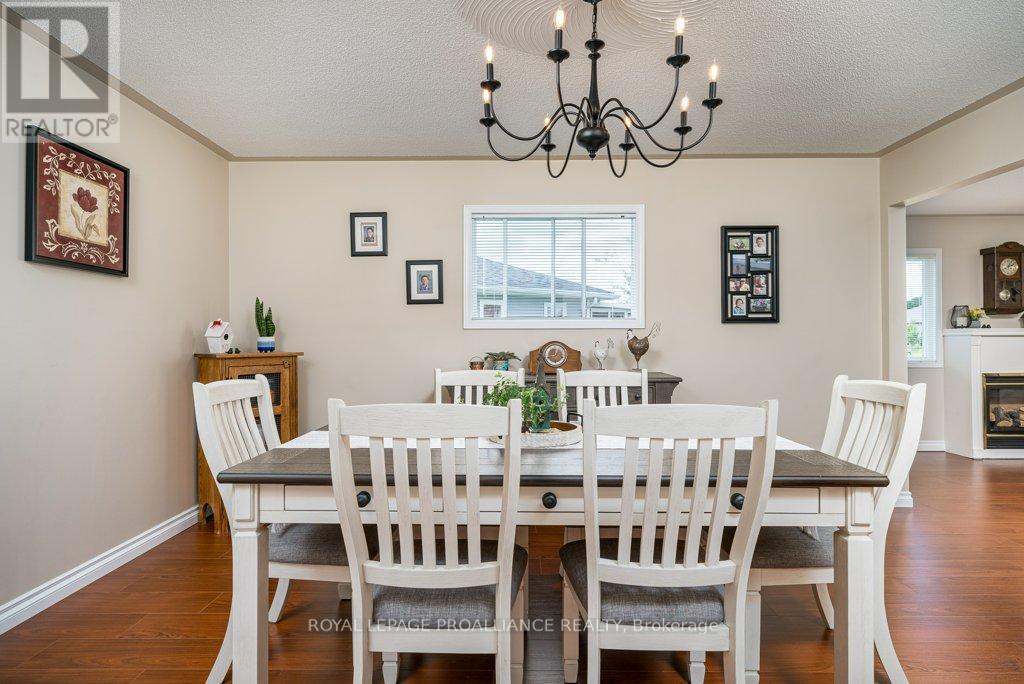 9 QUAKER COURT - 12