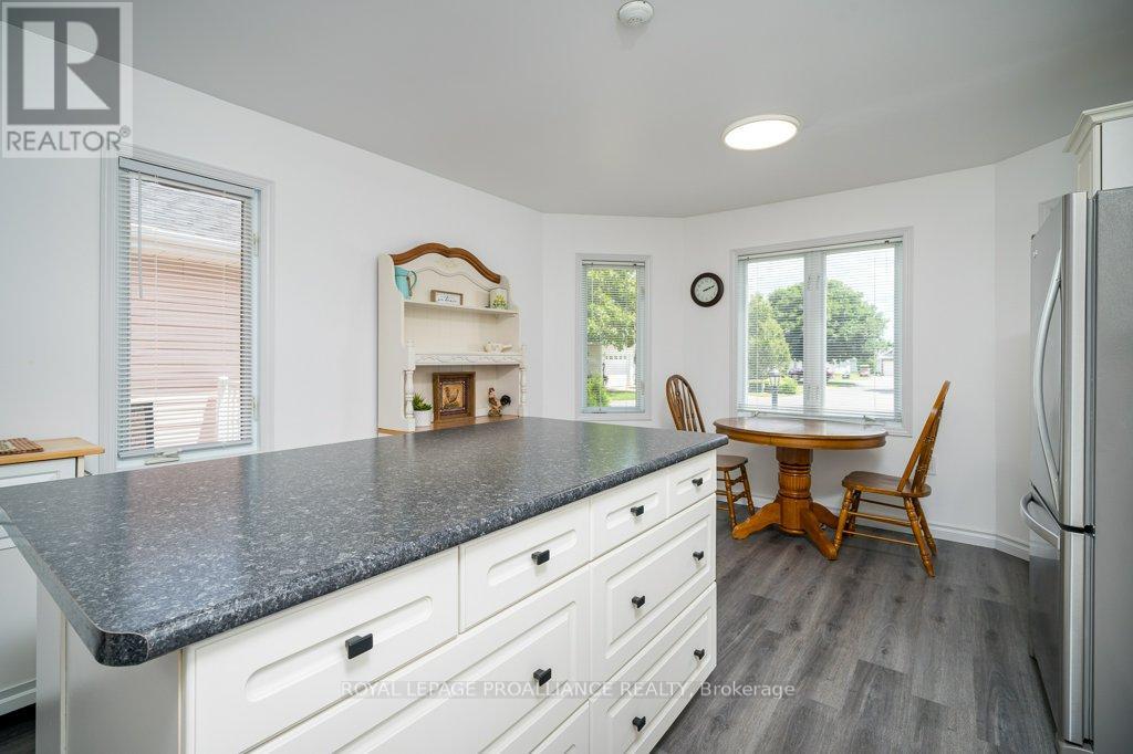 9 QUAKER COURT - 10