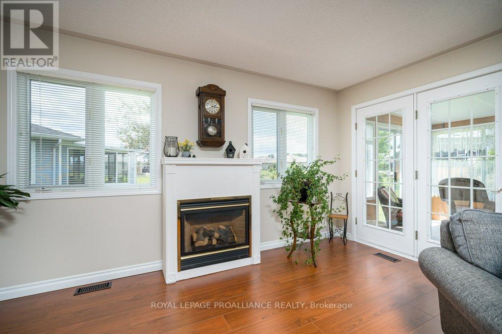 9 QUAKER COURT - 16