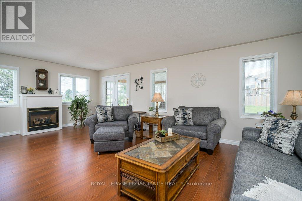 9 QUAKER COURT - 18