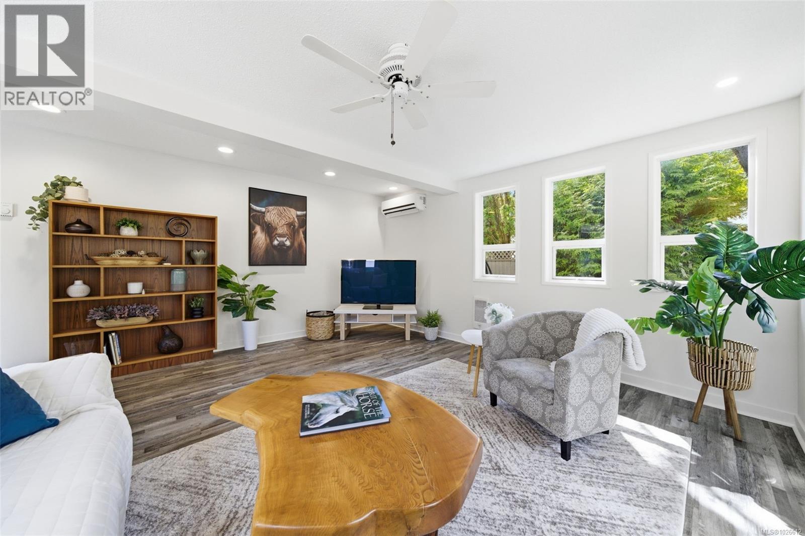 550 Phelps Ave - 10
