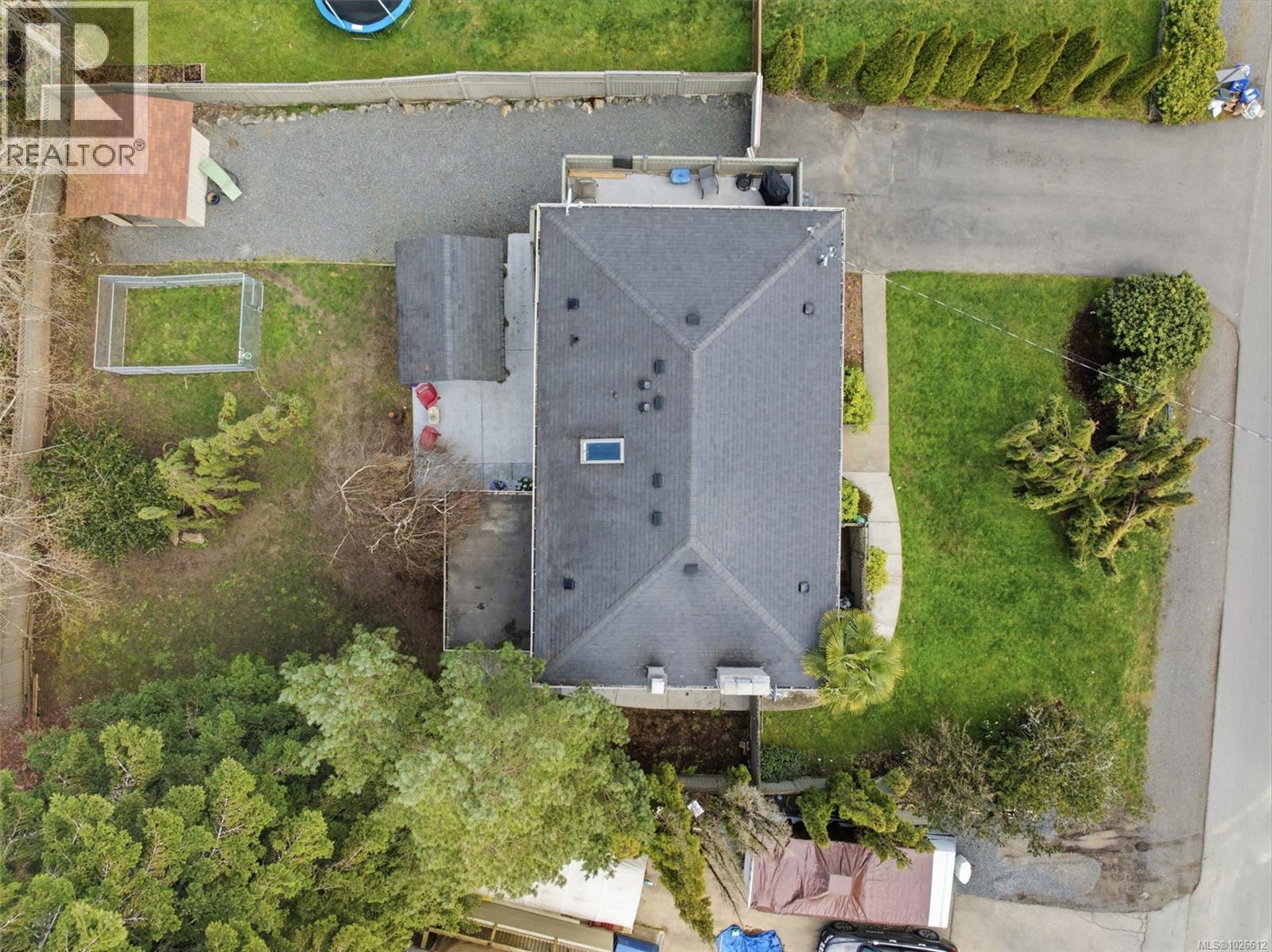 550 Phelps Ave - 4