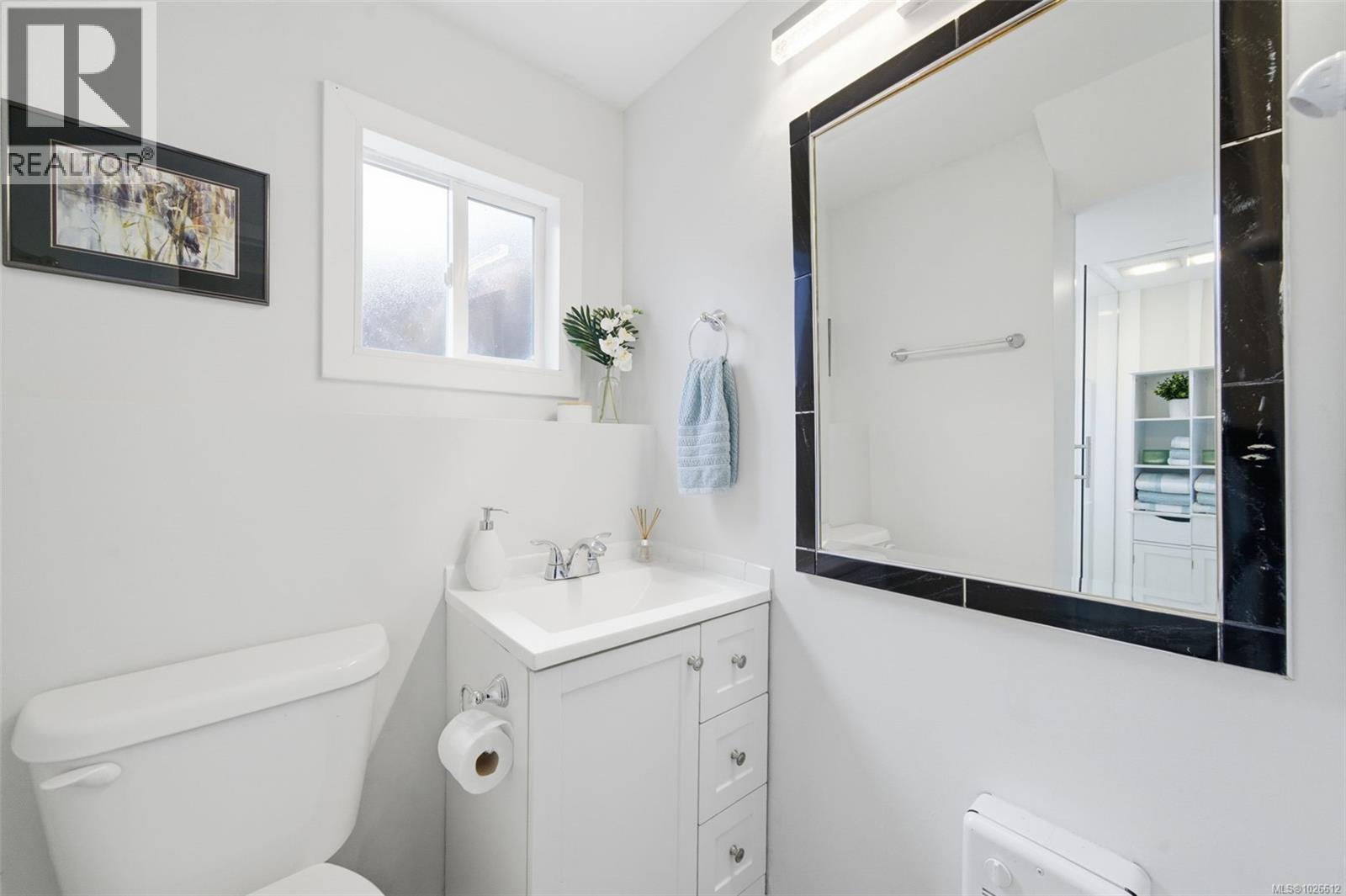 550 Phelps Ave - 16
