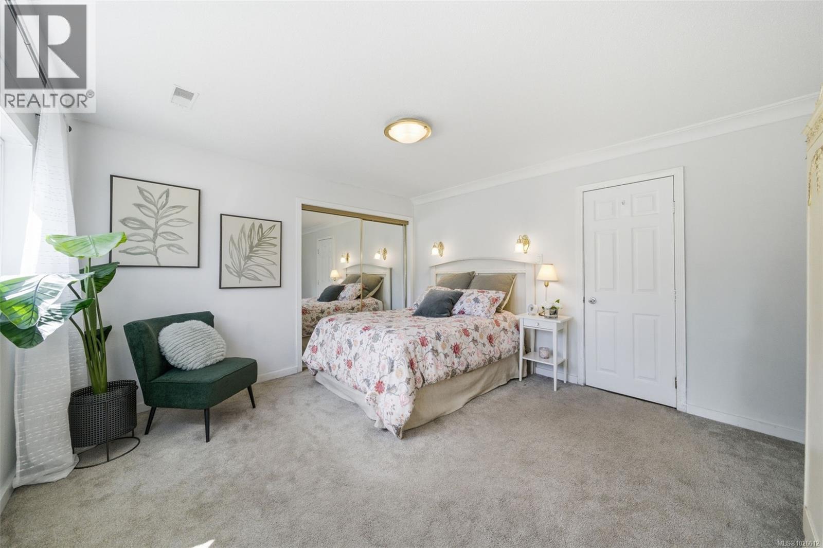 550 Phelps Ave - 17