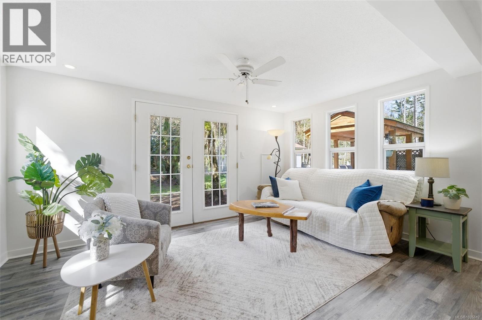 550 Phelps Ave - 9