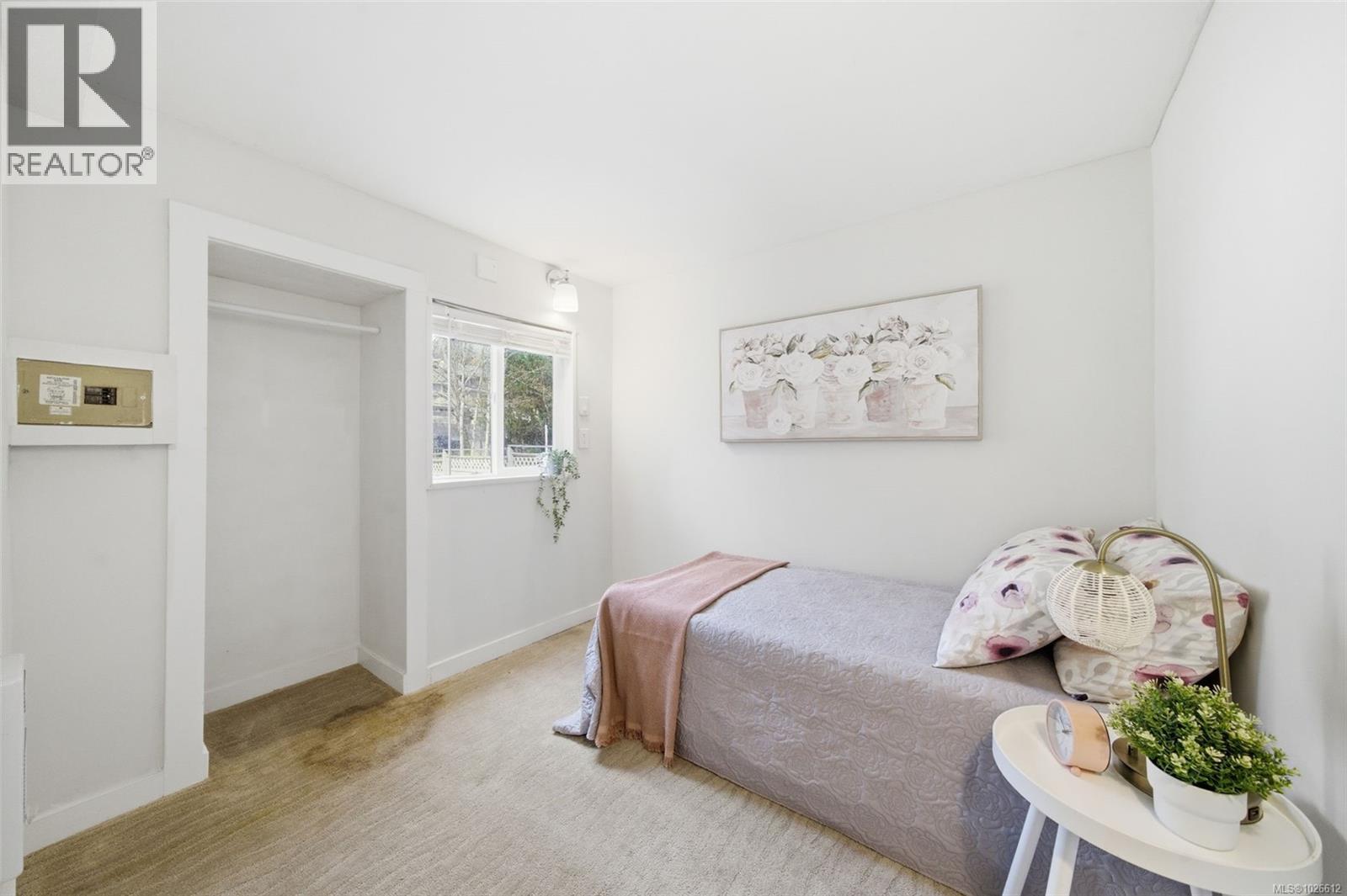 550 Phelps Ave - 19
