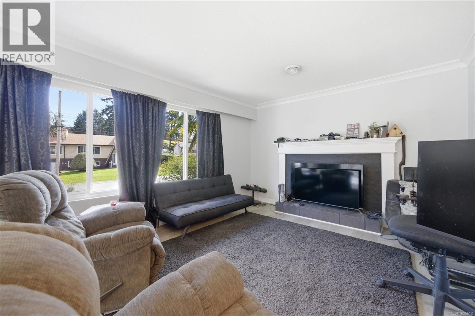 550 Phelps Ave - 22